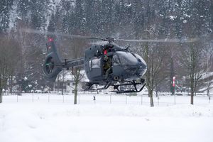 Der H145M ist flexibel einsetzbar: Auf diesem Bild ist eine Maschine des Hubschraubergeschwaders 64 bei der Schneekatastrophe 2019 in Bayern im Einsatz. Foto: DBwV/Yann Bombeke