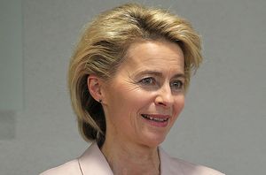 Verteidigungsministerin Ursula von der Leyen ist überzeugte Europäerin. Kein Wunder also, dass sie sich über das Zusammenwachsen der europäischen Streitkräfte freut 