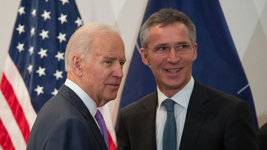 Bereits 2015 trafen Joe Biden (damals Vize-Präsident) und Nato-Generalsekretär Jens Stoltenberg auf der Sicherheitskonferenz in München zusammen. Damals war das Verhältnis der USA und seiner Bündnispartner nicht durch die Trump-Ära getrübt. Foto: Nato.int