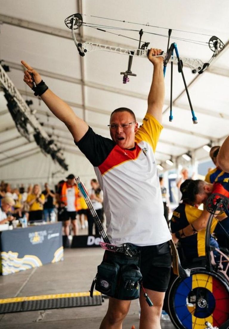 Im Bogenschießen gewinnt Niemeyer am letzten Tag der Spiele Gold mit der Mannschaft. Foto: Privat/Niemeyer