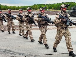 Der personelle Zielumfang bleibt: Bis 2031 soll die Bundeswehr auf 203.300 Soldatinnen und Soldaten anwachsen. Foto: Bundeswehr/Mario Bähr