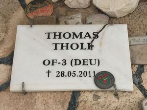 Gedenktafel für den gefallenen Thomas Tholi 