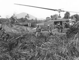 US-Soldaten im Vietnamkrieg. Foto: picture alliance / CPA Media Co. Ltd