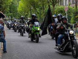 Die Biker des Memorial Run 2024 bei ihrer Ankunft am Ehrenmal der Bundeswehr. Foto: DBwV/Yann Bombeke