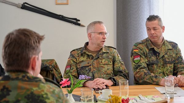 Die Teilnehmer diskutierten über Strukturen im BundeswehrVerband, das digitale  Antragswesen und weitere Verbesserungen der Verbandsarbeit. Foto: DBwV/IK