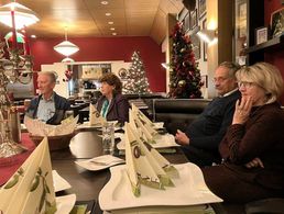 In Merzig ließen die Ehemaligen traditionell des Jahr gemeinsam mit ihren Ehefrauen ausklingen. Foto: M. Schulien