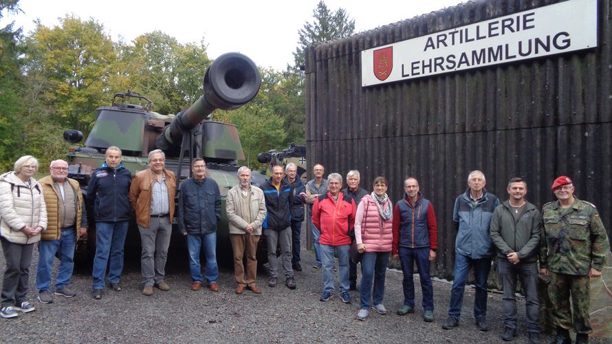 In Idar-Oberstein tauchten die Ehemaligen „in die Geschichte der Artillerie“ ein. Foto: KERH Idar Oberstein