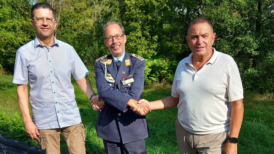 Landesvorsitzender Stabsfeldwebel Volker Keil (M.) freut sich auf die Zusammenarbeit mit seinem „neuen“ stellvertretenden Landesvorsitzenden Oberstabsfeldwebel a.D. Rudolf Schmelzer (r.) und dessen Nachfolger Hauptmann Guido Hedemann. Foto: Gerald Arleth