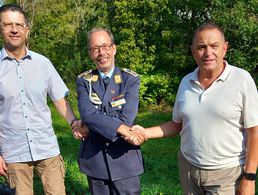 Landesvorsitzender Stabsfeldwebel Volker Keil (M.) freut sich auf die Zusammenarbeit mit seinem „neuen“ stellvertretenden Landesvorsitzenden Oberstabsfeldwebel a.D. Rudolf Schmelzer (r.) und dessen Nachfolger Hauptmann Guido Hedemann. Foto: Gerald Arleth