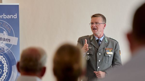 Bundesvorsitzender Oberst André Wüstner sieht im BundeswehrVerbandes eine starke Solidargemeinschaft durch das ehrenamtliche Engagement der Mandatsträger. Foto: DBwV/Ingo Kaminsky