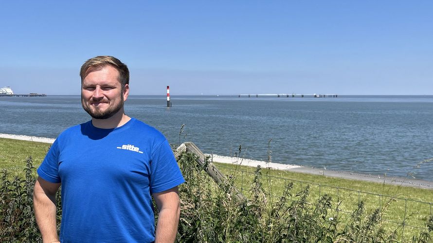 Teamleiter Martin L. vor seinem Projekt LNG-Terminal in Wilhelmshaven. Foto: BFD Wilhelmshaven