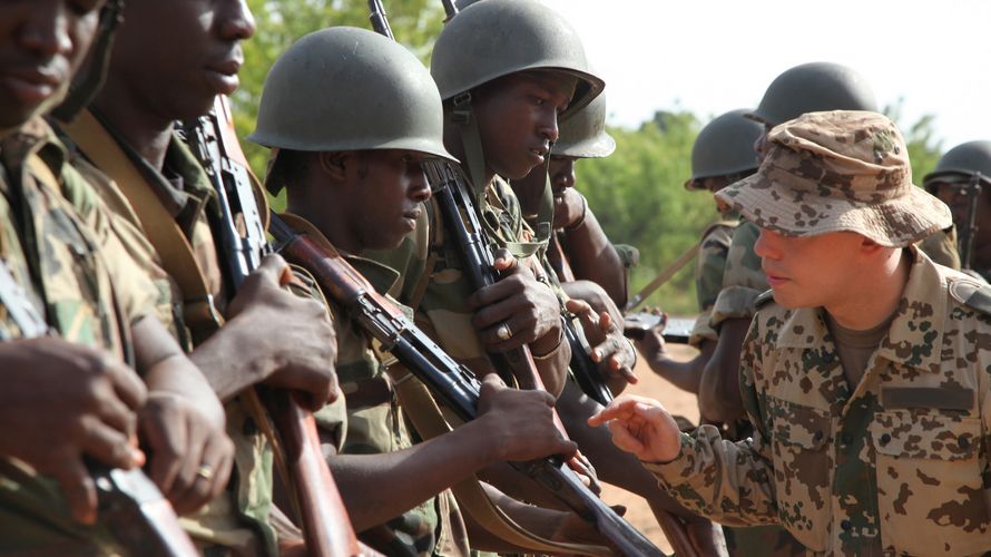 An dem Ausbildungseinsatz der EU in Mali sind derzeit etwa 140 deutsche Soldaten beteiligt Foto: Bundeswehr
