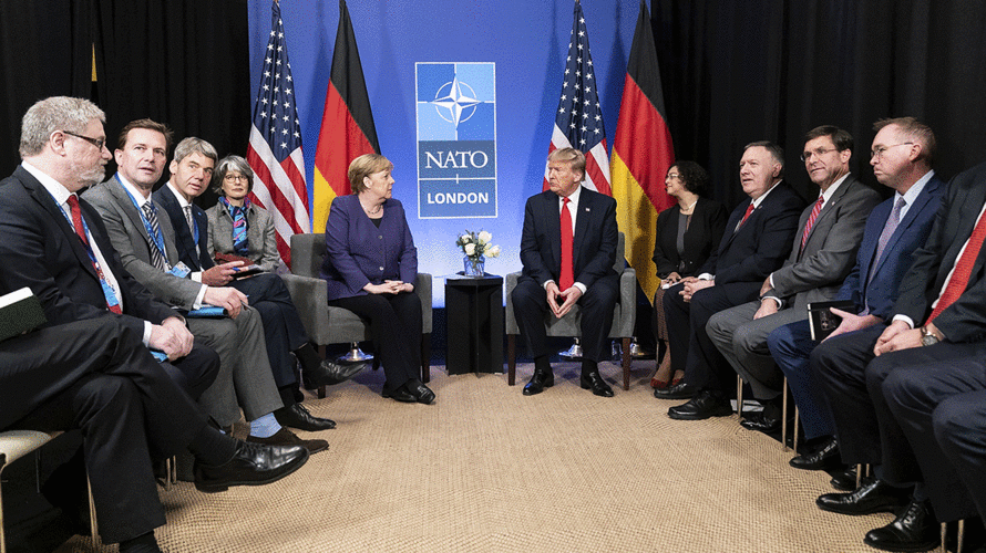 Beim Nato-Gipfel in London: Bundeskanzlerin Angela Merkel und US-Präsident Donald Trump im Gespräch. picture alliance/ZUMA Press