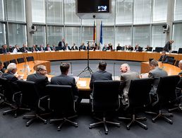 Der Bundestags-Verteidigungsausschuss in einer früheren Sitzung. Archivbild: DPA