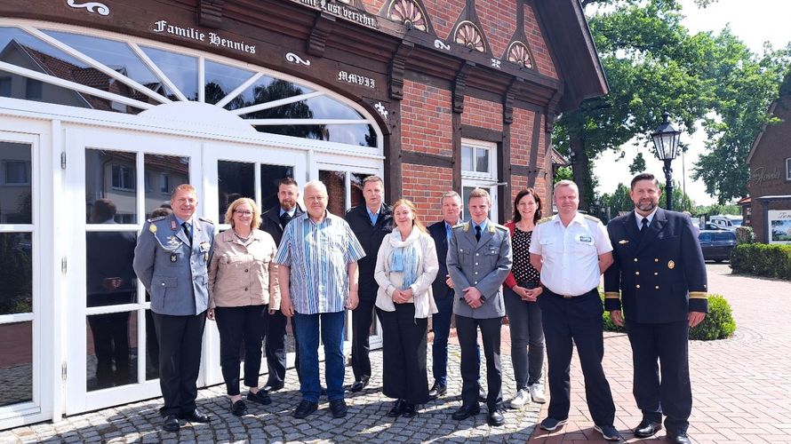 Das zweitägige Treffen im Hotel Hennies wurde vom stellvertretenden Landesvorsitzenden Nord, Stabsfeldwebel a.D. Gerd Dombrowski (links), geleitet. Foto: DBwV