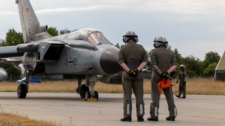 Ein Kampfflugzeug Tornado des Taktischen Luftwaffengeschwaders 51 "Immelmann" kurz vor dem Start. Foto: DBwV/Yann Bombeke