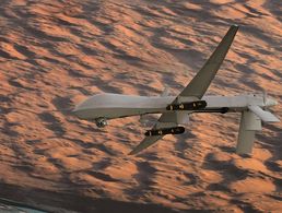 Eine US-Drohne vom Typ MQ-1 Predator im Einsatz über dem Süden Afghanistans. Die Vereinigten Staaten setzen im Gegensatz zu Deutschland schon seit vielen Jahren bewaffnete Drohnen ein. Foto: U.S. Air Force/Lt Col Leslie Pratt