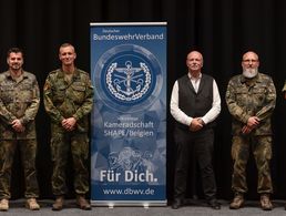 Stabsfeldwebel Carsten Tüllner, Oberstabsfeldwebel Andreas Merz, Oberstleutnant i.G Marcel Bohnert, Hauptmann a.D. Michael Grothe, Oberstleutnant Steffen Hahn und Stabsfeldwebel Christian Haas (v.l) Foto: Oberstabsgefreiter Robin Reer 