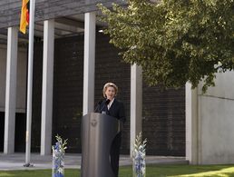 Verteidigungsministerin Ursula von der Leyen bei der feierlichen Eröffnung Foto: dpa
