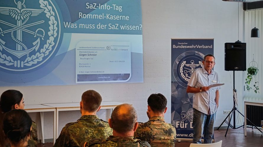 Bezirksvorsitzender Harald Lott eröffnet den SaZ-Info-Tag in der Rommel-Kaserne Dornstadt, den inhaltlich der SaZ-Beauftragte des Landesverbands organisierte. Foto: Jürgen Schreier