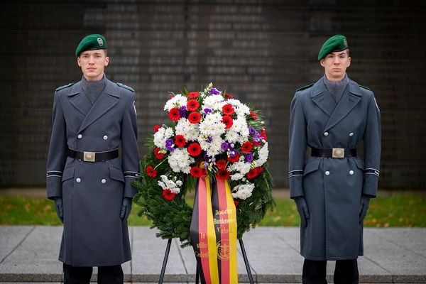Der Kranz des Deutschen BundeswehrVerbandes am Ehrenmal der Bundeswehr. Foto: DBwV/Yann Bombeke