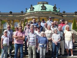 Großer Beliebtheit erfreuen sich die Touren der KERH, in diesem Jahr zog es die Ehemaligen unter anderem nach Potsdam. Foto: Rolf Winter