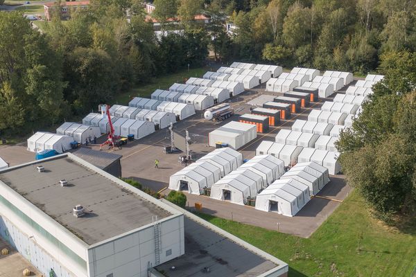 Eine Zeltstadt wurde ebenfalls für die Übung aufgebaut. Das Versorgungslager ist für die aufnahme von bis zu 850 Soldatinnen und Soldaten konzipiert. Foto: Bundeswehr/Marcus Rott