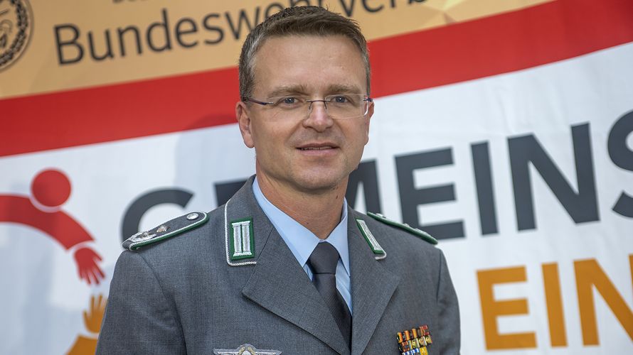 Oberstleutnant André Wüstner hält eine Anpassung der Führungsstruktur der Bundeswehr für notwendig, um die Einsatzbereitschaft der Streitkräfte zu steigern. Foto: DBwV/Yann Bombeke