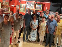 Viel zu lachen hatten die Teilnehmer der KERH Dresden bei ihrem Besuch im Kabarett Herkuleskeule. Foto: Peter Dobrowald