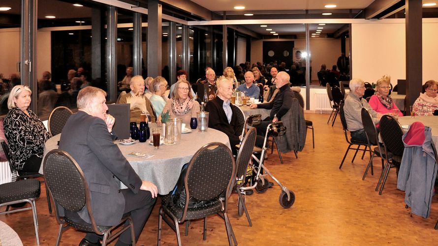 Mitglieder der beiden Kameradschaften ERH Tuttlingen und westlicher Bodensee/Hegau informierten sich über Leistungen der Beihilfe im Pflegefall. Foto: Jochen Schmid