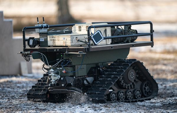 Ein UGV (Unmanned Ground Vehicle) auf der Ziesel-Plattform des Herstellers Diehl Defence  Foto: picture alliance/dpa/Fabian Sommer