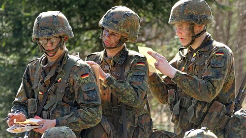 Wehrpflicht-Vorstoß: Klare Ablehnung Im Bundestag - Deutscher ...