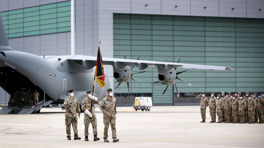 Als die letzten 264 Soldatinnen und Soldaten in Wunstorf landeten, war kein Politiker anwesend. Nun soll es am 31. August einen großen Abschlussapppell mit dem Bundespräsidenten geben. Foto: Bundeswehr/Torsten Kraatz 