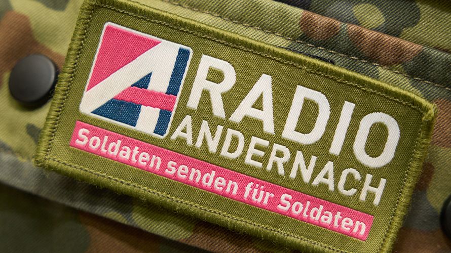 Bis ins Jahr 1974 reichen die Wurzeln von Radio Andernach zurück. Vor allem mit Beginn der Auslandseinsätze nahm die Bedeutung des beliebten Soldatensenders zu. Foto: picture alliance/dpa/Thomas Frey