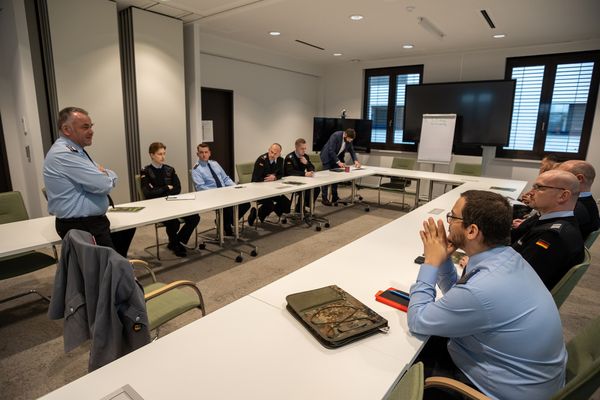 In vier Arbeitsgruppen ging um den Austausch über bestimmte Erwartungen an den Dienstgeber und die Erarbeitung von Vorschlägen. Foto: DBwV/Yann Bombeke