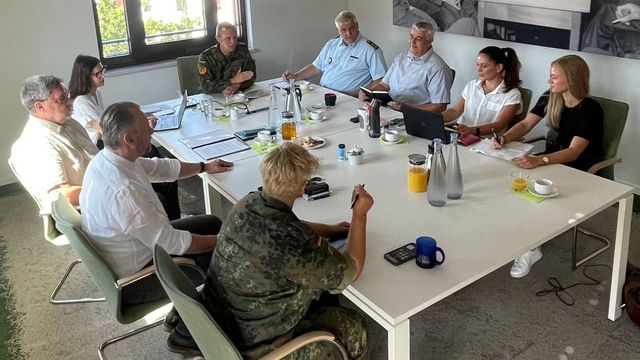 Wie kann die Einsatzversorgung den aktuellen Gegebenheiten angepasst werden? Akteure aus dem Bundesvorstand haben in einem Arbeitsgespräch Defizite aufgezeigt und Lösungsansätze erarbeitet. Foto: DBwV