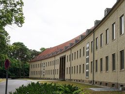 Nach Angaben des BMVg befindet sich ein großer Teil der Unterkunftsgebäude der Bundeswehr - hier ein Bild von der Julius-Leber-Kaserne in Berlin - in gutem Zustand. Foto: DBwV/Gunnar Kruse