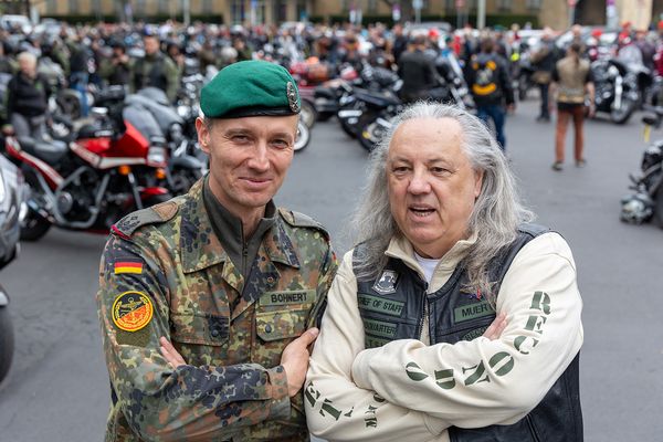 Oberstleutnant i.G. Marcel Bohnert (l.) und Ralf Bartzsch von den Recondo Vets. Foto: DBwV/Yann Bombeke