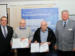 Oberstleutnant a.D. Peter Wolter, Stabsfeldwebel a.D. Klaus Garms, Oberfeldwebel d.R. Andreas Hirlemann, Oberst Thomas Behr. Foto: DBwV