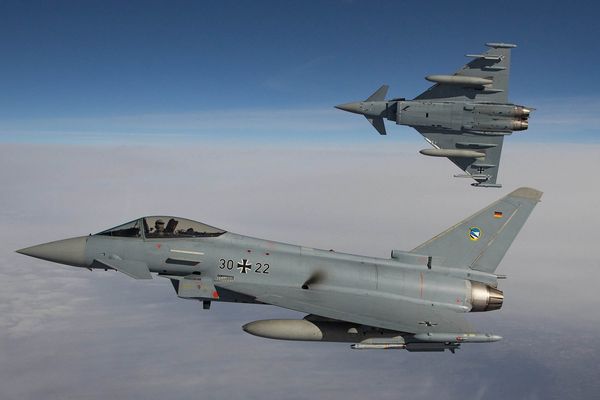 Eurofighter vom Taktischen Luftwaffengeschwader 74 aus Neuburg an der Donau trainieren als Quick Reaction Alert (QRA) über dem Südosten Deutschlands. Foto: Bundeswehr/Christian Timmig