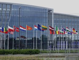 Das Nato-Hauptquartier in Brüssel. Beim Gipfeltreffen des transatlantischen Bündnisses in dieser Woche wird es auch um die deutschen Verteidigungsausgaben gehen. Foto: dpa