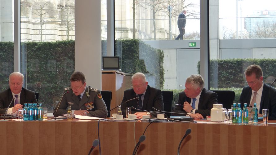 Der DBwV-Bundesvorsitzende André Wüstner war zu Gast bei der Arbeitnehmergruppe der CDU/CSU- Bundestagsfraktion Foto: Peter Weiß