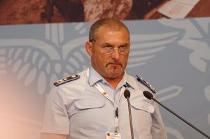 Oberstleutnant Josef Rauch appellierte an die Delegierten, sich als Ansprechpartner zur Verfügung zu stellen, falls ein Einsatz bevorstehe Foto: DBwV/Henning