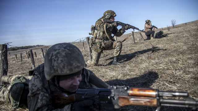 Ukrainische Soldaten während einer Übung in der Region Donbass im Osten der Ukraine (Symbolbild). Foto: picture alliance/Anadolu/Narciso Contreras