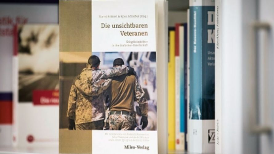 „Die unsichtbaren Veteranen – Kriegsheimkehrer in der deutschen Gesellschaft“ ist als Taschenbuch im Miles-Verlag erschienen. Foto: DBwV