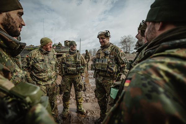 Deutsche Soldaten auf dem Truppenübungsplatz Pabrade in Litauen: Von den Verbesserungen bei der Einsatzversorgung profitieren SaZ, Freiwilligendienst Leistende und Reservisten. Foto: Bundeswehr/Jana Neumann