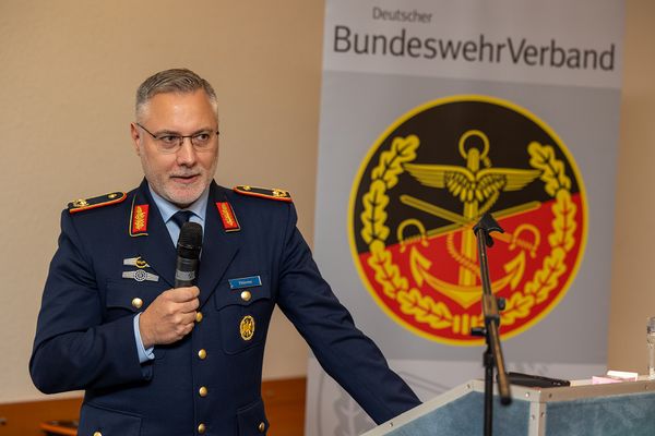 Auch der Abteilungsleiter IV im BAPersBw, Brigadegeneral Mario Thieme, konnte als Referent für die S1-Tagung gewonnen werden. 