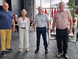 DBwV-Delegationsleiter Hauptmann a.D. Jörg Greiffendorf mit den neuen Mitgliedern Stabsfeldwebel a.D. Gabriele Raue, Oberstabsfeldwebel Dieter Götz und Hauptmann a.D. Ingo Zergiebel (v.l.n.r.). Foto: DBwV/Uwe Hahn