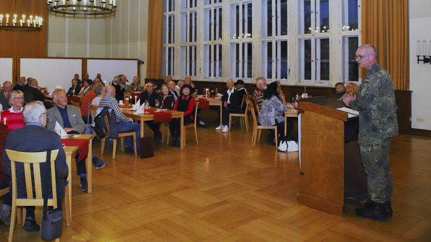 Über 50 Mitglieder und Gäste trafen sich zum traditionellen Martini-Essen in der Betreuungseinrichtung Sonthofen. Foto: Stefan Weyer