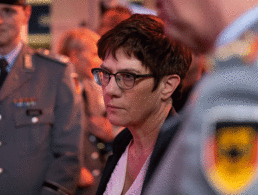 In ihrem Tagesbefehl benannte Verteidigungsministerin Annegret Kramp-Karrenbauer die aktuellen Prioritäten für die Bundeswehr. Foto: DBwV/Yann Bombeke